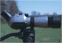 Zeiss Diascope 65 T* FL ja 15-45x Zoom Zeissin uutuus on pienempää ja lyhytpolttovälisempää objektiivia lukuun ottamatta sama kaukoputki kuin 85 T* FL ja käyttää isoveljensä okulaareja, joten sen