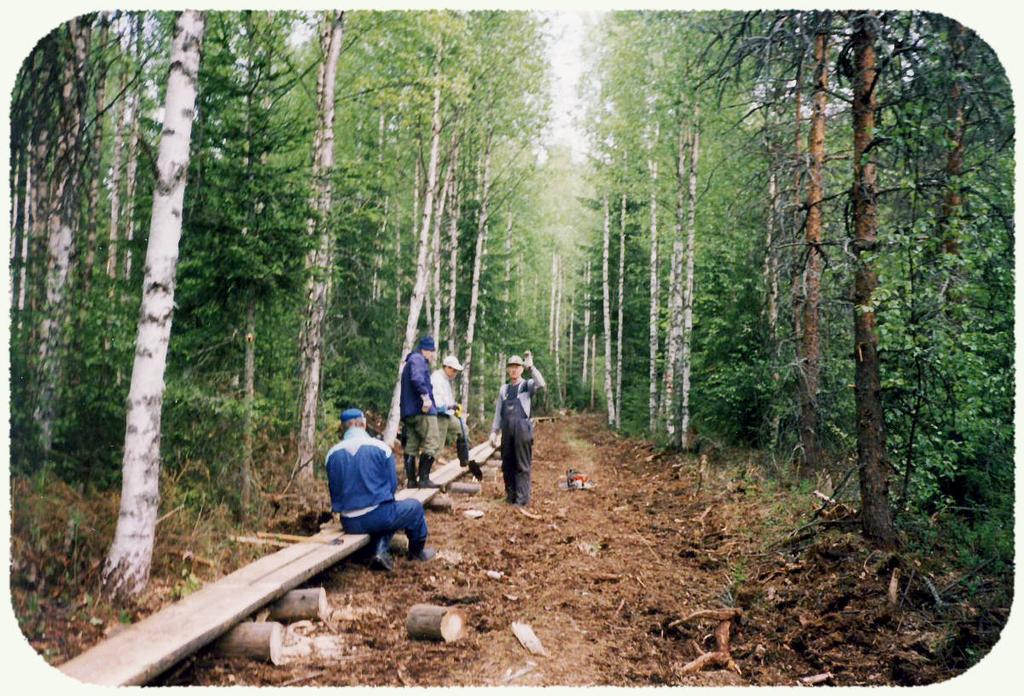 Syksyn Perheliikuntakalenteri Perheliikuntaryhmä kokoontuu allaolevina päivinä kello 9.30 10.30. Syyskuu Lokakuu Marraskuu Joulukuu 1.9. sisällä 7.10. ulkona 1) 10.11. ulkona 1.12. sisällä 8.9. ulkona 13.