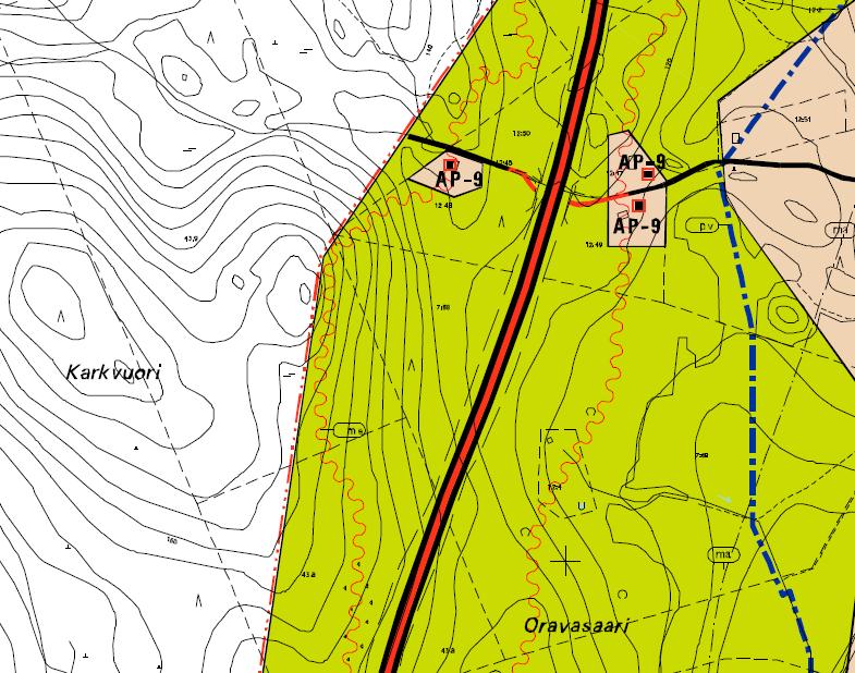 33 työtilat eivät. Liikennemelualue merkintä kertoo taas sen, että alueella oleva melu ylittää 55 db ja siten uusia melulle herkkiä toimintoja ei saa alueelle suunnitella.