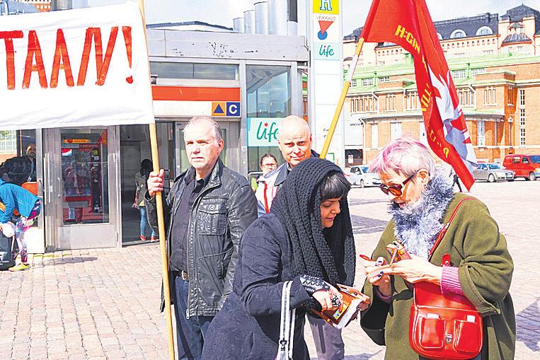 Viime kesän konferenssissa ensimmäisen kerran ajattelin asioista eri tavalla. Heidän mieles tään Venäjä miehittää Krimiä, Venä jä sotii Itä-Ukrainassa jne. He syytti vät kaikesta Venäjää.