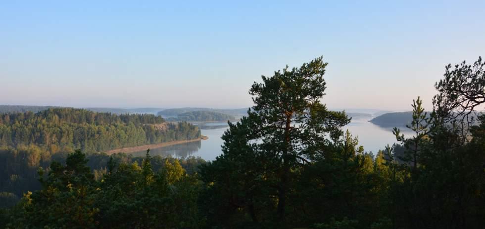 Pulloposti 40/2014 6.11.2014 Kansallispuistobrändistä kasvun eväitä Salossa Riikka Nurmi Suomen puhdasta ja arvokasta luontoa pidetään Suomen luontomatkailun voimavarana.