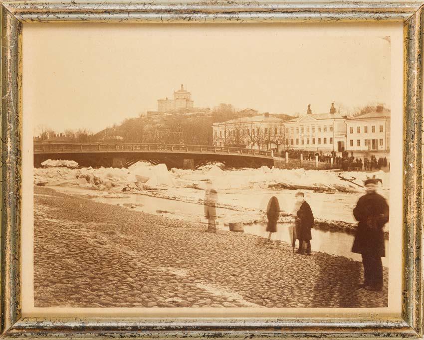 Aune, 1882. Våren 1882 var islossningen speciellt dramatisk. Bildserie av O.