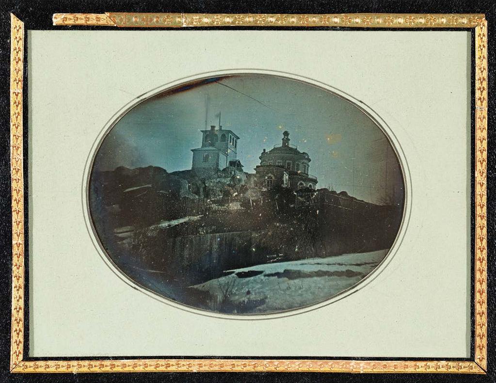 20 Henrik Cajanderin huhtikuussa 1844 asunnoltaan Uudenmaankatu 7:stä kuvaama näkymä Vartiovuorelle. Daguerrotyyppi 10235 luetteloitiin esineluetteloon vuonna 1916.