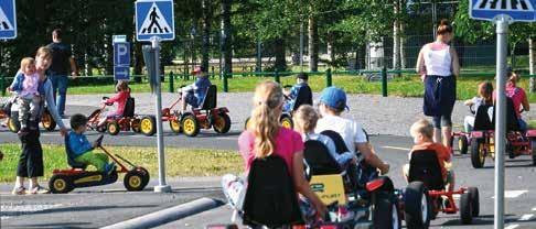 Puiston eläimet ilostuttavat 21 Valloittavat eläimet odottavat uskollisia ihailijoitaan Kirjurinluodon alueella.