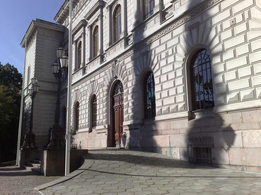 Suomen Pankin tuloksen muodostuminen Suomen Pankki saa tuloa keskuspankkitehtävien hoitamisesta kuten setelien liikkeeseenlaskusta sekä