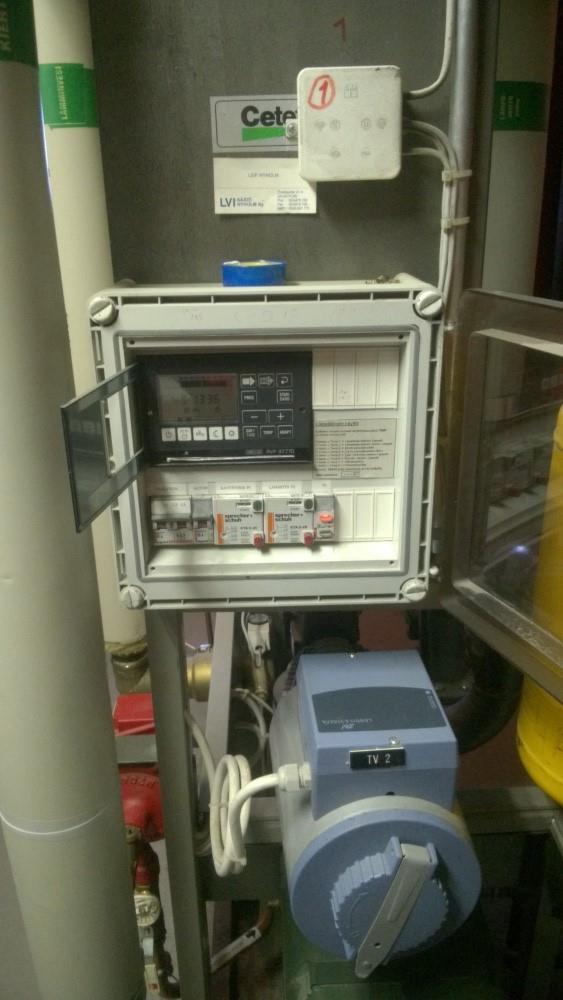 Lämmitysverkostojen ja lämpimän käyttöveden juotetut lämmönvaihtimet ovat Cetetherm Oy:n valmistamia vuosimallia 1999. Lämmitysverkoston lämmönvaihdin on teholtaan 220 kw.