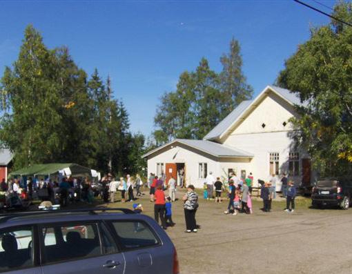 Kylätaloja: Kylätalo Suojapirtti, Nuorisoseura Toivola Kyläyhdistykset: Länsi-Hollolan Kyläyhdistys, Heinäsuon kyläyhdistys KYLÄKYSELY 2016 Länsi-Hollola: Muistetaan että kaikki eivät asu