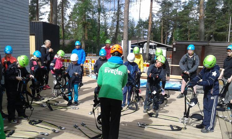 Sivu 08 Liikunnalliset tapahtumat (hyvinvoinnin edistämistä) Edellä mainituista tapahtumistamme on pakko mainita muutamia, joilla on järjestössämme jo pitkät perinteet.