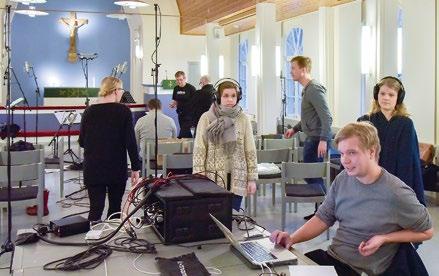 Taizé-levyn synnytyskertomus Taizé-levyn harjoituskierros alkoi komeasti YLEn studiolta. Tuukkasen Teija kirkkohallituksesta kutsui Tuohus-kuoroa äänittämään Taizé-lauluja suomeksi vuonna 2015.