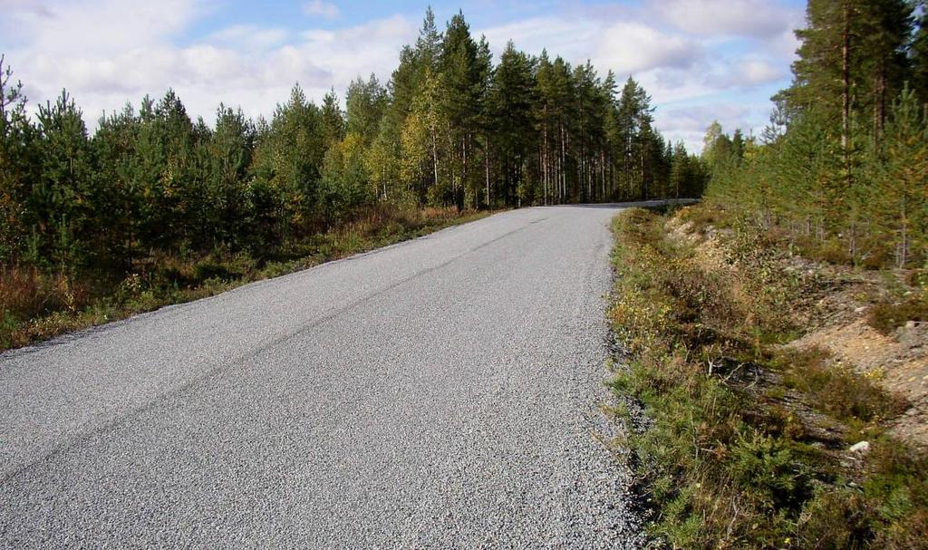 SOP-koealue E (referenssi), bitumiliuos BL5 ja katkaistu kiviaines OHUT PÄÄLLYSTE JA OHUT STABILOINTI, LIMINKA Koerakenne 1 100 100 kg/m2 200 mm VBST (murskeen lisäys 100 mm) Vanha rakenne Koerakenne