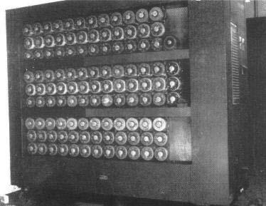 Bombe - yhden ohjelman kone Alan Turing & Gordon Welchman, Englanti, proto 1940 nopea, toimiva malli 1943