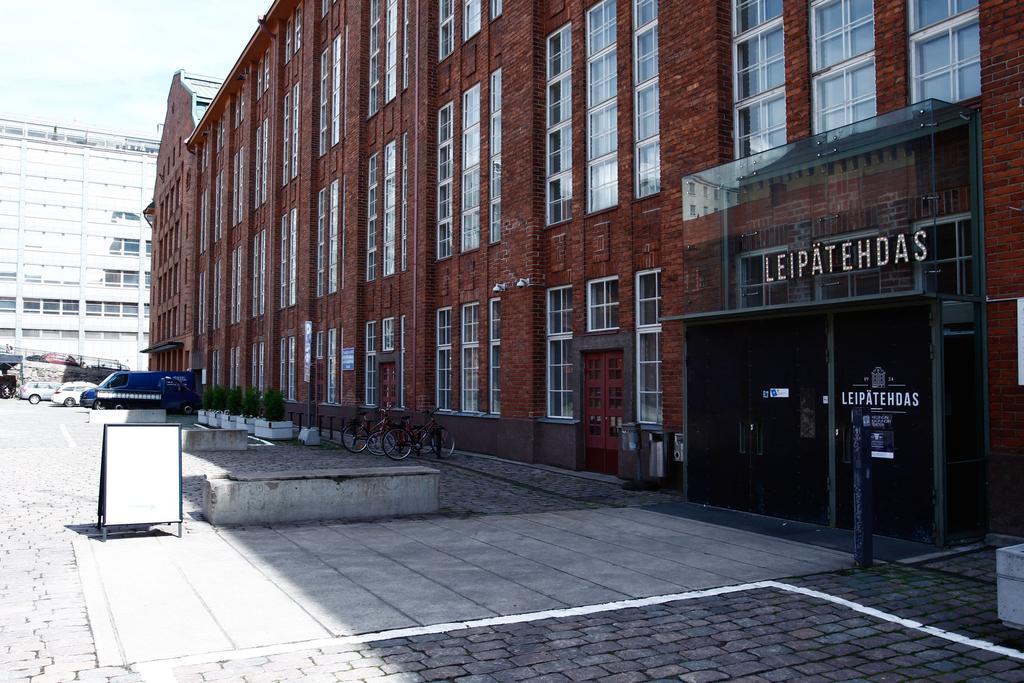 Ota meihin yhteyttä: Kansalliskirjasto Kaikukatu 4, 5 krs.
