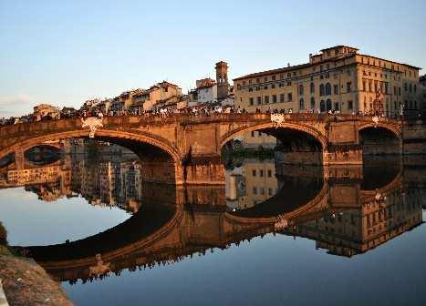 Tieteen ja taiteen koti, Firenze tulee tutuksi kävelykierroksella kaupungin kompaktilla keskusta-alueella. Vierailu Uffizin taidegalleriassa on yksi matkan kohokohdista.