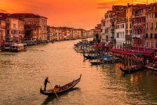 Joka toinen vuosi järjestettävä Venetsian biennaali on avoinna matkan aikana. Lähde mukaan matkalle taideaarteiden Italiaan. Alustava matkaohjelma: 7.10.