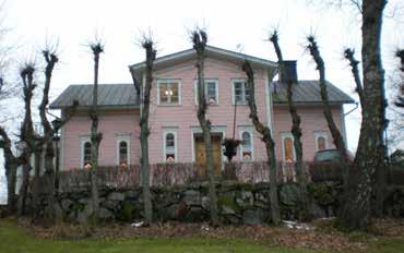 11 Villa Wilhelmsberg Suojelu- ja rauhoituspäätökset Erityiset arvot Asemakaavassa huvilatontti on erillispientalojen korttelialuetta, jolla rakennusten ja pihapuutarhan kulttuurihistorialliset
