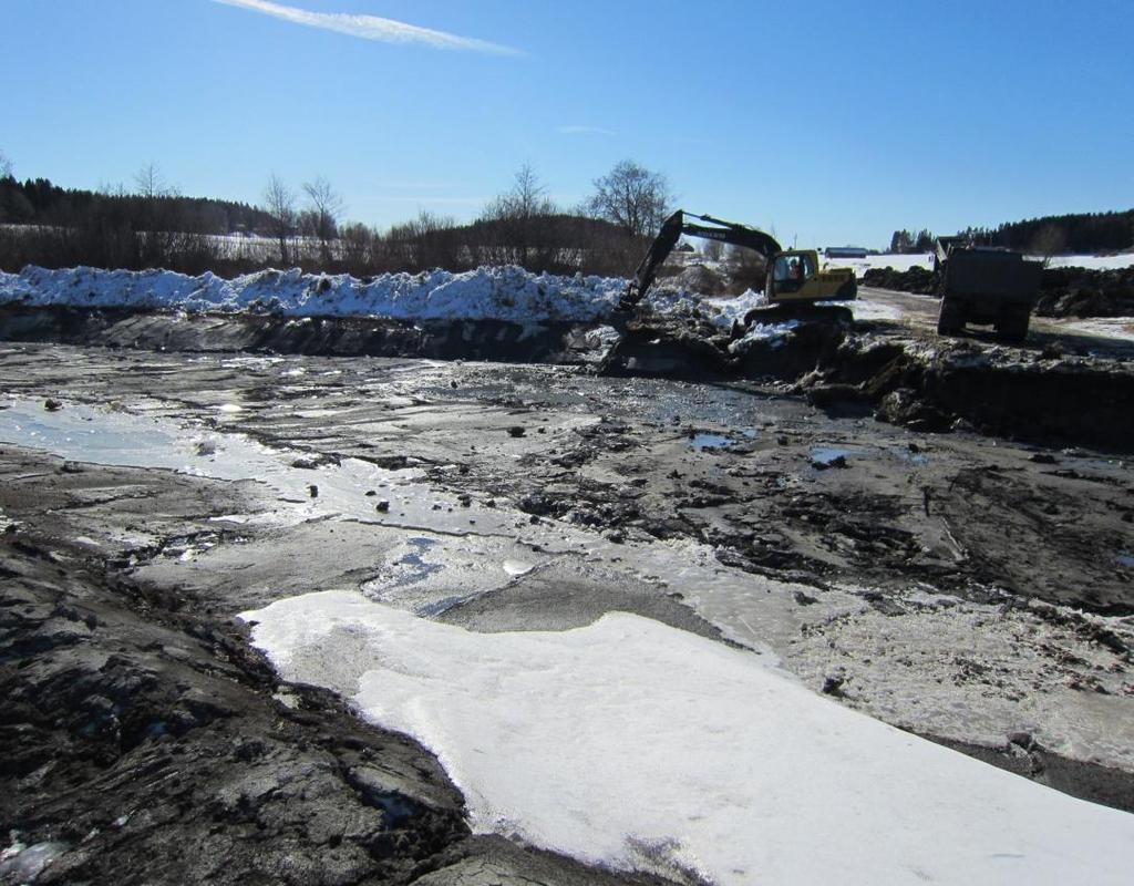 suojakaistoineen 1,35 ha,