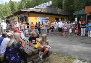 Tolpankankaan luontopolku, Kyykosken viehekalastusalue sekä kylää kiertävä kylänraitti. Seurantalo Kylän peruspalveluihin kuuluvat koulu, kauppa ja asiamiesposti.