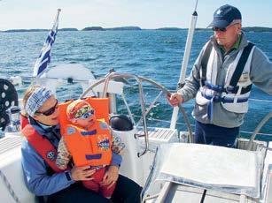 TUTKALLA Uutisia ja kuulumisia Vaikka hukkumiskuolemat ovat vähentyneet, hukkui Suomessa vuonna 2012 108 ihmistä. Se on tasan 108 liikaa. Tehokkain tapa estää hukkumisia on pelastusliivin käyttö.