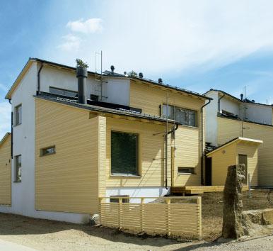 SINGLE-FAMILY HOUSES BUILT FROM PRECAST BLOCK ELEMENTS Housing Corporation As Oy Kaivopuisto to be completed this year in the Leppävaara area of Espoo is a stone house project, despite the