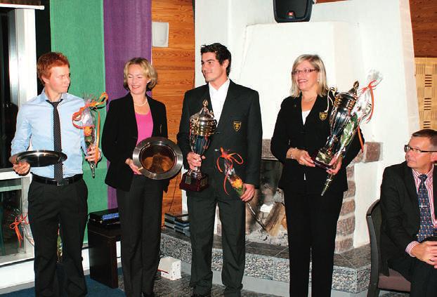 Illan aikana palkittiin NGK:n SMmitalistit 2011 eli Miki Kuronen (SMkulta P-18 reikäpeli) ja Ritva Väre (SMhopea sen lyöntipeli). Näiden lisäksi kukitettiin kaikki NGK:n mestaruuksia v.