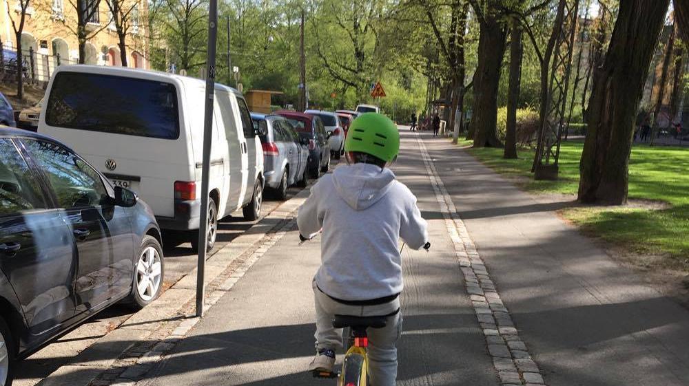 Poistetaan koulujen pyöräilyrajoitukset Saattoliikenteen järjestelyt: esim.