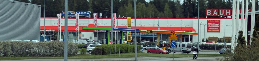 https://upload.wikimedia.org/wikipedia/commons///kuloinen_retail_park_raisio_finland.