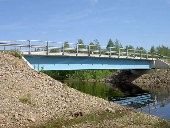 Ruukki Easy Bridge Classic Käyttökohde: Paikallis- ja vähäliikenteiset tiet, joilla on alhaisemmat ajoneuvo- ja väsytyskuormat Jännevälialue 11-29 m Hyötyleveydet 4,5 ja 6,5 m Ajoneuvokuormat: