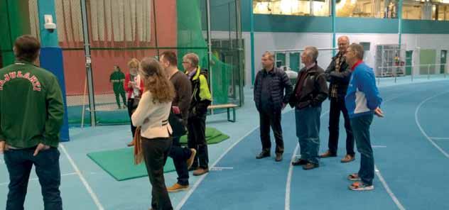 22 6.2 Lahden Nastola, Pajulahti-halli Perustiedot: 333 m kiertävä rata (4 rataa), 110 m suora (7 rataa), keskellä 55 * 90 m jalkapallokenttä. Rakennuksen ulkomitat 75 *155 m.