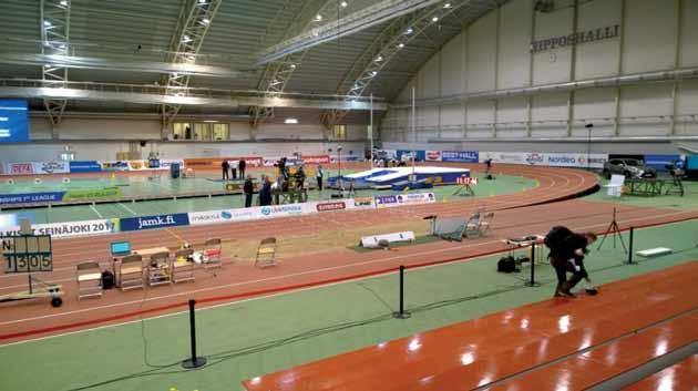 28 6.5 Jyväskylä, Hipposhalli Perustiedot: 200 m kiertävä rata (4 rataa kaarrekallistuksin, sähköhydraulinen nosto), 60 m suora (6 rataa), keskellä muut lajit, mahdollisuus 90 * 54 m