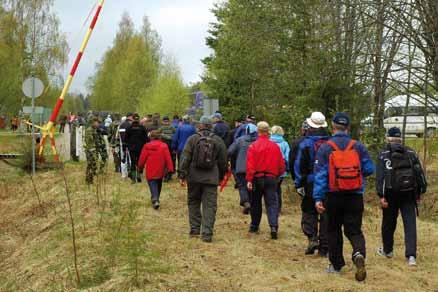 Maratonin osanottajat kokoontuvat keskustaan, Kiannon Kuohuihin, josta heidät kuljetetaan lähtöpaikoille Raatteen museotien