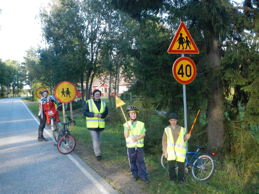 6. Jatkotoimenpiteet ja yhteenveto Edellisissä luvuissa esitettyjen periaatteiden perusteella työryhmä muodosti näkemyksen nopeusrajoituksen alentamistarpeesta.