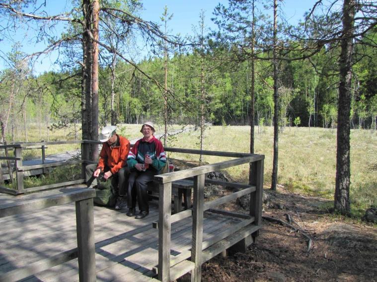 Kuva Hanna Ylitalo Kesäkuu: Pyöräilyt Keskiviikkoiltojen pyöräilyt jatkuvat viikoittain syksyyn saakka. Retki Turun tuomiokirkkoon 7.6.