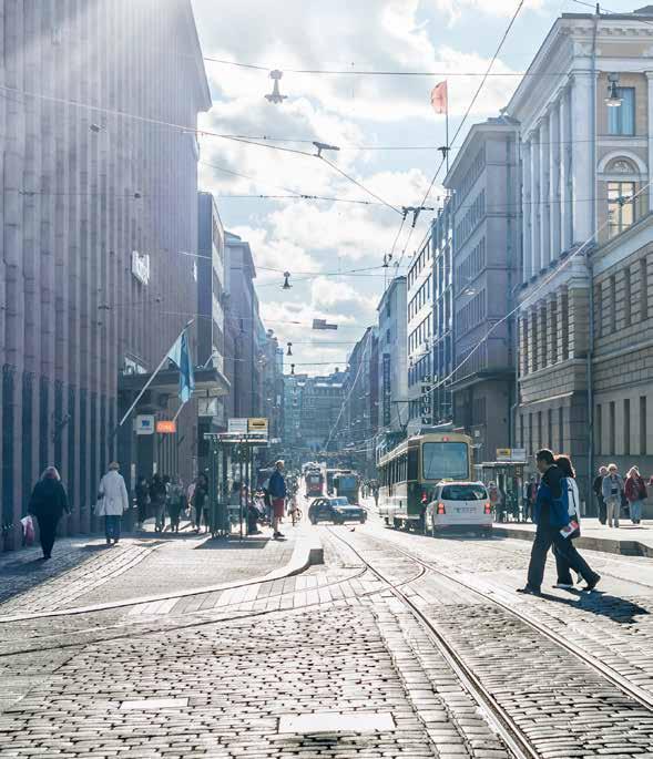 Pieni slangisanakirja suomi stadin slangi aamiainen aikuinen Aleksanterinkatu anteeksi auttaa esiintymislava esitys Esplanadi Hakaniemi Helsingin Sanomat Helsinki hotelli isä juhlat jutella brekkari