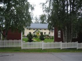 idyllisen puistomainen kokonaisuus, joka käsittää Pattijoen kirkon, vanhan pappilan pihapiirin, 1960 luvun seurakuntatalon sekä Pohjois Suomen vanhimman kiviholvisillan ympäristöineen.