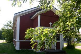 toimiva pieni perinteinen kirkonkylän rakennus.