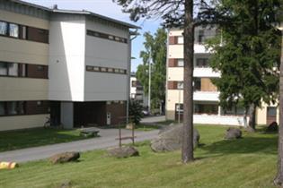 Arkkitehtitoimisto Olli Kivinen laati Ollinsaaren alueen rakennuskaavan ja suunnitteli sen rakennukset vuosina 1968 1972.