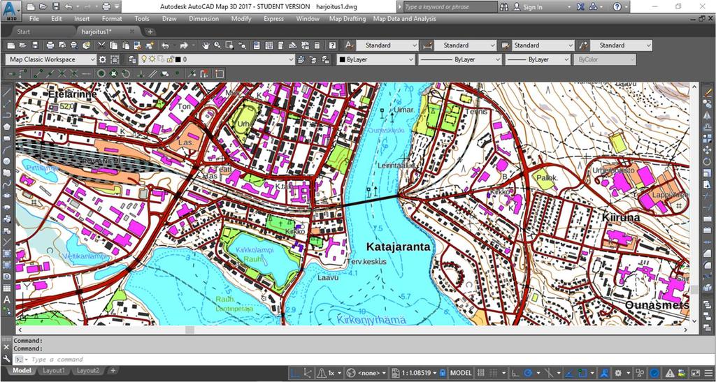 29 AutoCAD Map3D toimii yhdessä pääikkunassa (Kuvio 11). Ohjelmassa on oletusasetuksena komentorivi alhaalla. Suurin osa työkaluista toimii komentorivissä omalla nimellään.