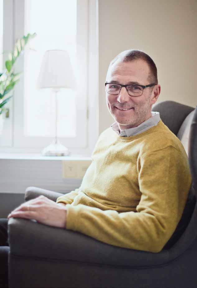 Psykoterapeutti ja työterveyspsykologi Arto Pietikäinen ARTO PIETIKÄINEN JOUSTAVA MIELI TUKENA ELÄMÄNKRIISEISSÄ DUODECIM Joustava mieli tukena elämänkriiseissä Arto Pietikäinen Kirjan avulla