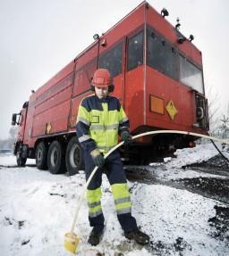 Kuva 4 Kemiitti 510 3 KENTÄN PANOSTUS Tässä luvussa kerrotaan kentän räjäytyksen suunnittelusta ja eri panostustavoista. Kentän suunnittelussa ensimmäisenä mennään tutustumaan kohteeseen.