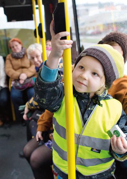 Kaikenikäiset Linkki-VIPin kyytiin! Linkki-VIP on kaikille avointa, joustavampaa ja leppoisampaa joukkoliikennettä.