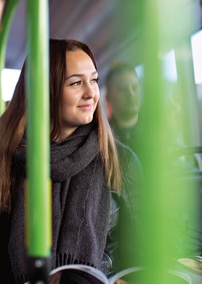 Miellyttävän matkan vinkit: Ole ajoissa pysäkillä. Kyytiin halutessasi heiluta kättä näkyvästi niin kauan, että kuljettaja laittaa vilkun päälle. Muista pimeällä heijastimet.