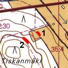 Paikka sijaitsee Kiuruveden kirkosta 10,0 km W, Niemisjärven luoteispäässä, Pohjalahden pohjukasta 500 m luoteeseen, valtatiestä 170 m etelään, Myllypuron taloon vievältä tieltä 170 m länteen, mäen