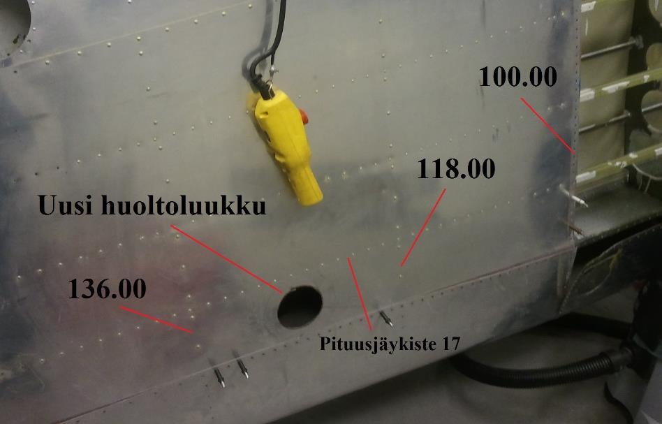 77 Pääsalkojen vahvistuksien teko ehdittiin aloittaa tämän opinnäytetyön aikana. Ensin tehtiin huoltoluukut molempiin siipiin, yksi siipeä kohti.