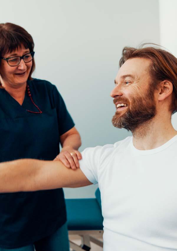 JOKA NELJÄNNELLÄ TERVEYSKYSELYN VASTAAJALLA TYÖKYKYÄ UHKAAVA TERVEYSRISKI Työterveystarkastusten yhteydessä työntekijää pyydetään arvioimaan omia terveysriskejään sähköisessä terveyskyselyssä, joka