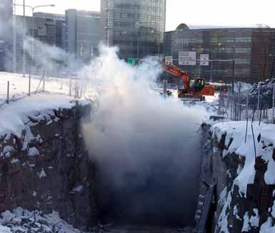 rasitesopimusvalmistelu etenee suunnitellusti. Ruoholahdessa metron rakentaminen on jo täydessä vauhdissa.
