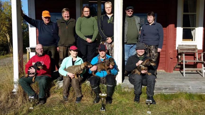 2016 Muurolassa. Ylituomari Risto Kellin. Suorituksia 4 kpl. PM MÄAJ-koe Muurolassa Piirinmestaruus PM1 karkeakarvainen mäyräkoira Joutilaan Xantippa, om.