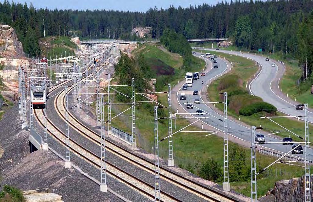 16 Yleisötilaisuudessa 2015 05 19 Radanvarsilinjaus sai paikallisten maanomistajien ja muiden asukkaiden jakamattoman tuen, vaikka se ei sisältynyt järjestäjien ohjelmaan.