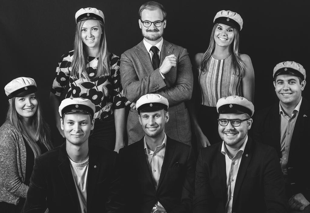 KY ry:n hallitus KY ry:n hallitus 2016 Julia Österlund viestintä, brändi, alumnit Henrik Kekarainen puheenjohtaja Katariina Ollari opintoasiat, hyvinvointi, kansainväliset viikot > > > > Juho Paavola