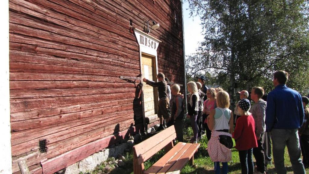 Mäkiraonmäen museokeskus 2017 avoinna kesä-heinäkuussa ma pe 14 19, pihasoittoiltoina 14-20.