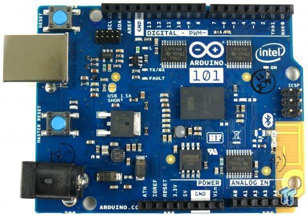 Se on suunniteltu opiskelijoille, joilla ei ole aikaisempaa osaamista ohjelmoinnin tai elektroniikan kanssa.